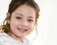 Pemasangan Kawat Gigi / Behel Pada Anak