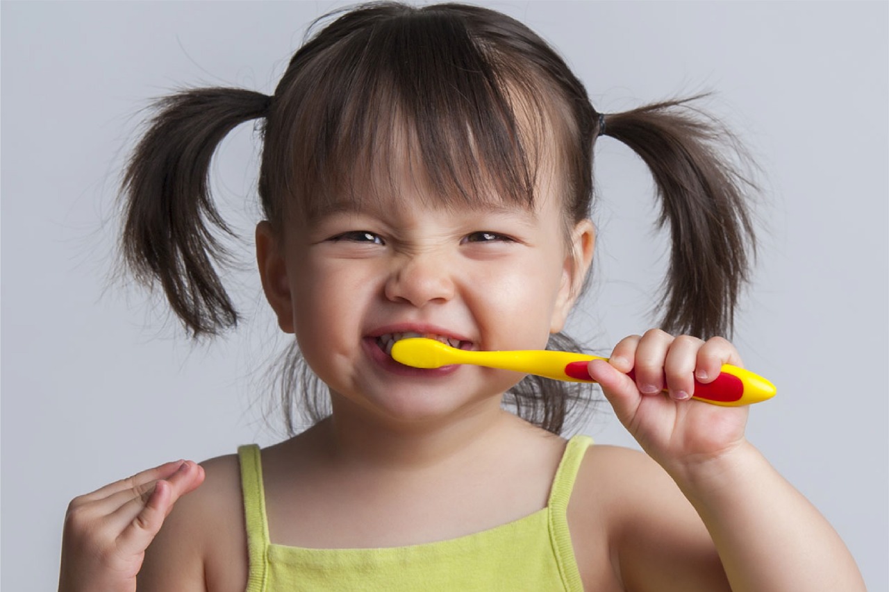 Fungsi Pengaplikasian Fluoride pada Gigi Anak