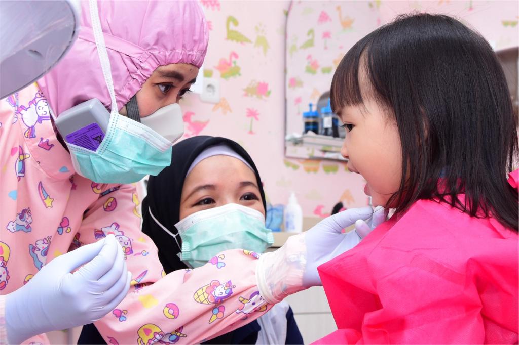 5 Alasan Pentingnya Mengunjungi Klinik Dokter Gigi Anak 6 Bulan Sekali